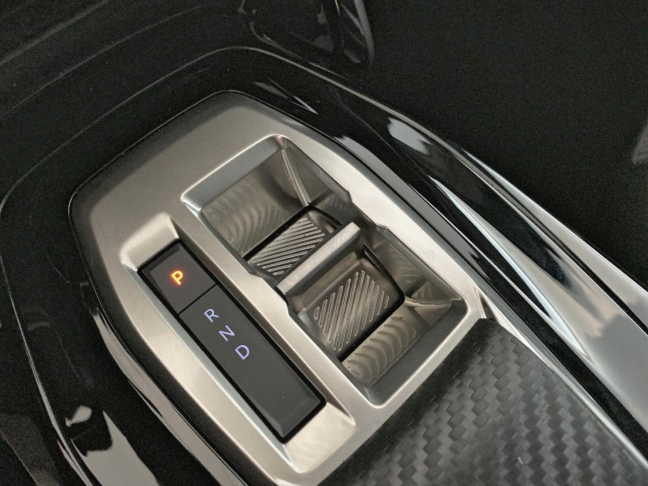 Peugeot 2008 hybrid 145 ch e-dcs6 allure — photo 15