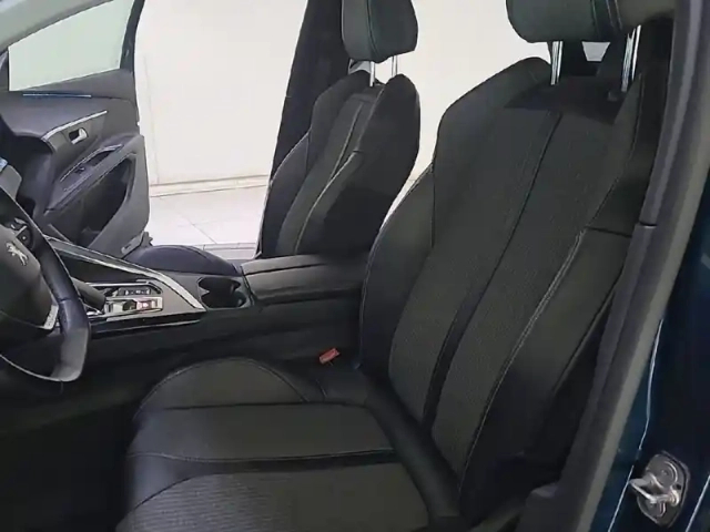 Peugeot 3008 hybrid 225 e-eat8 — photo 11