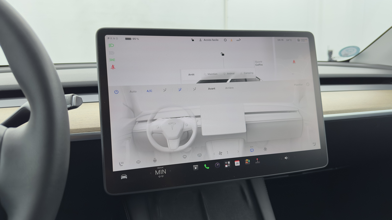 Tesla MODEL Y Standard RWD — photo 22