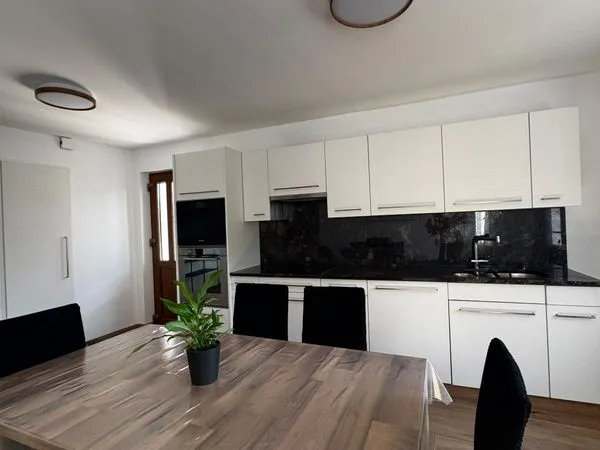 À louer - Maison meublée entièrement rénovée - 90 m² - Gex