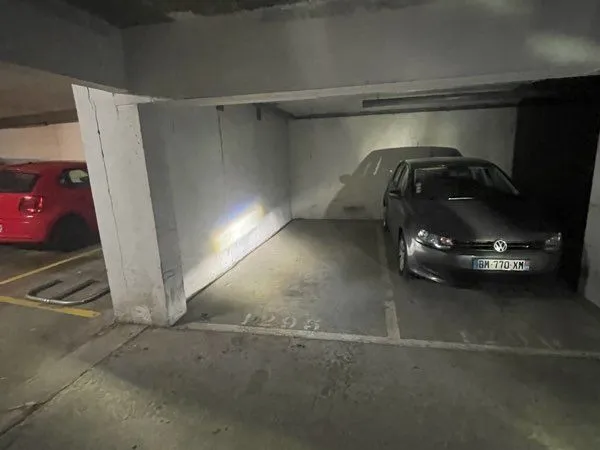 Parking sous sol plein centre quartier St Sernin