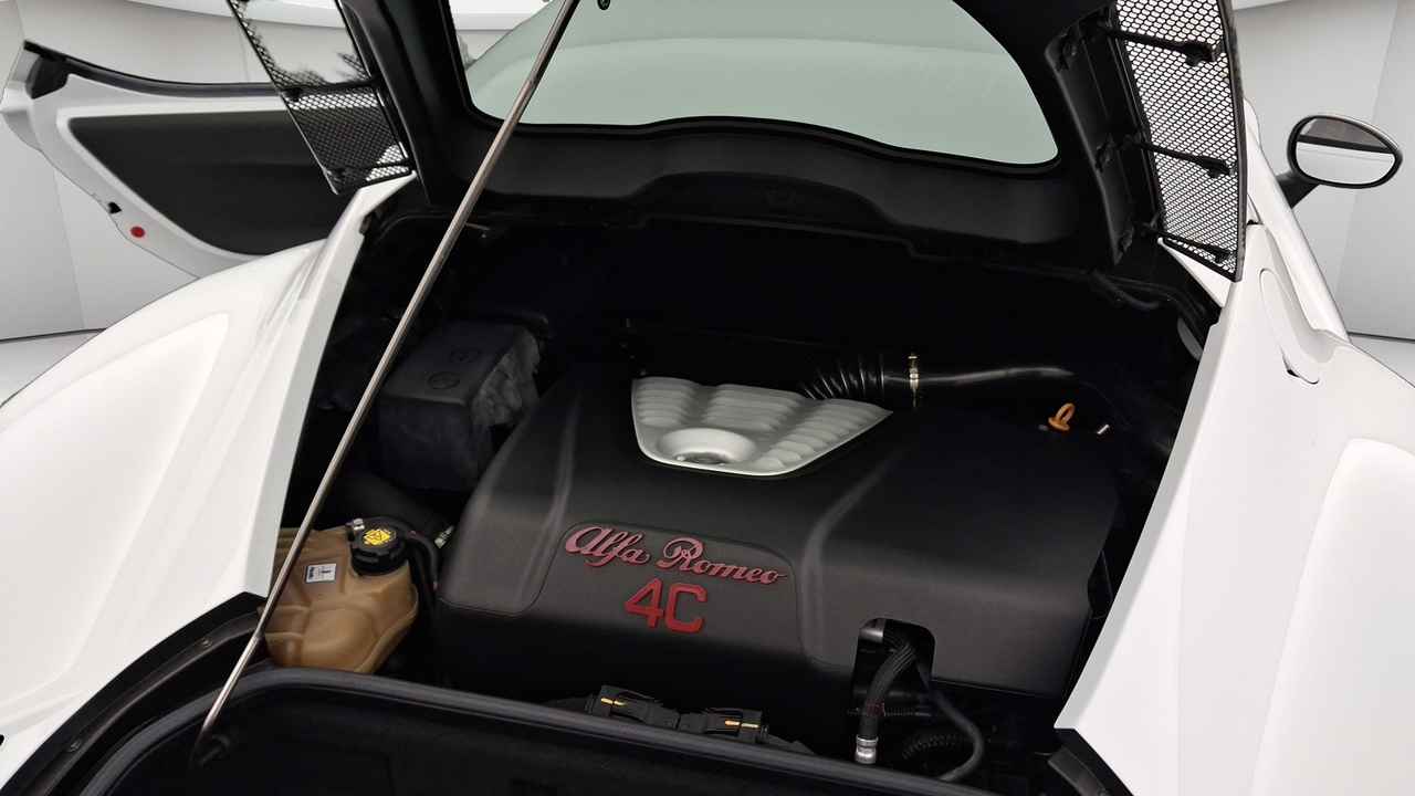 Alfa Romeo 4C 1750 Tbi 240 ch TCT — photo 13