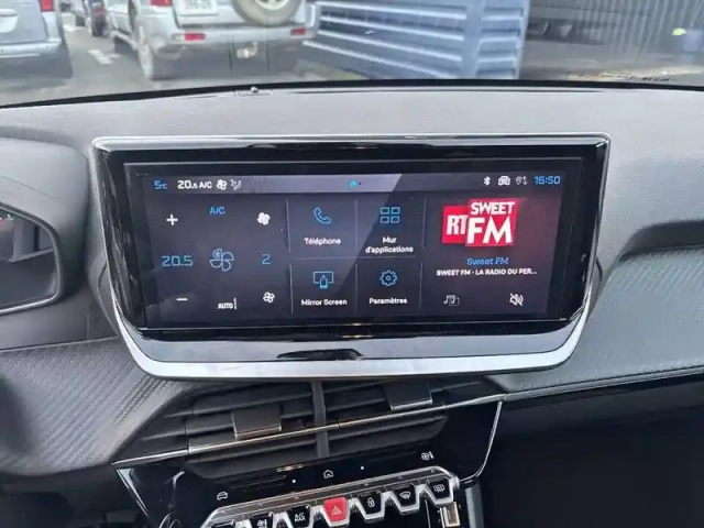Peugeot 208 hybrid 110 e-dcs6 — photo 14