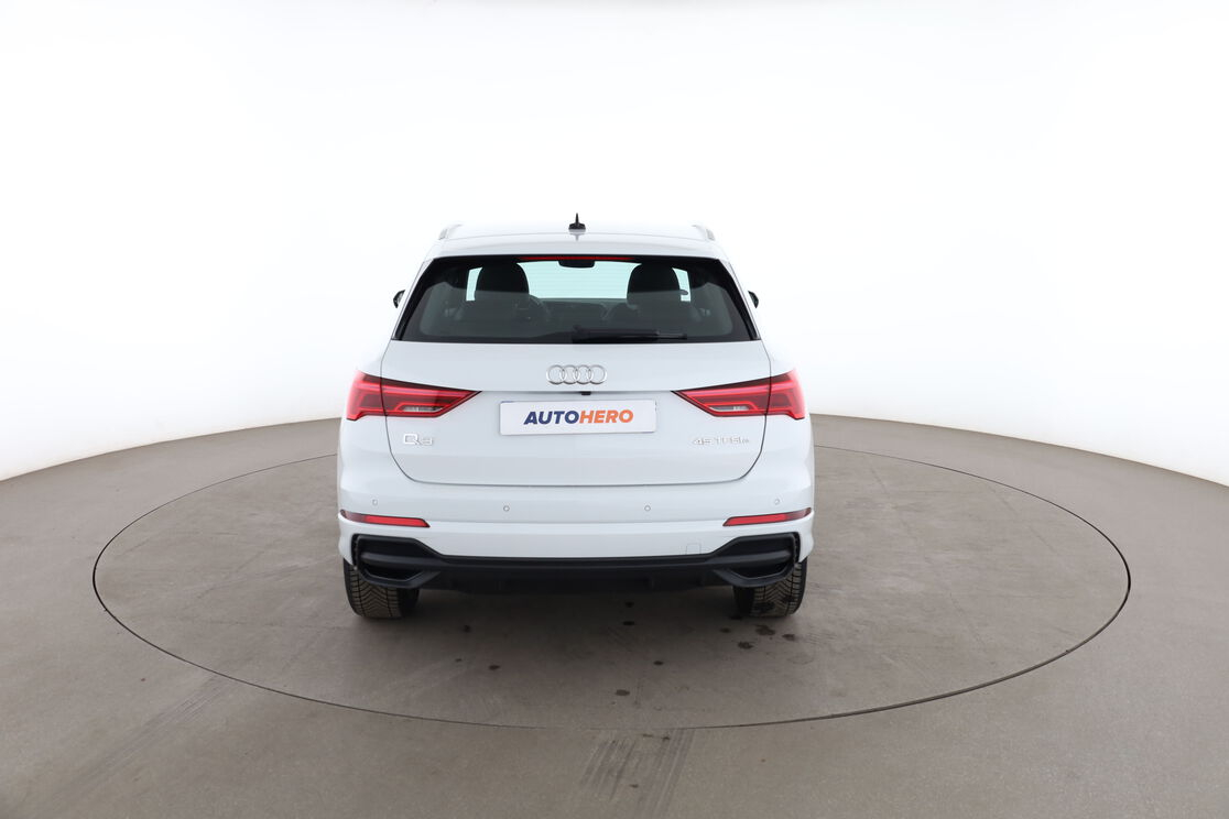 Audi Q3 45 TFSIe S Line S Tronic — photo 4