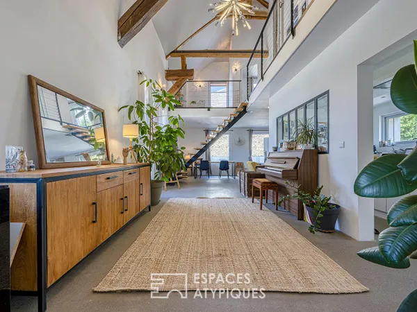 Réhabilitation contemporaine d'une ancienne grange