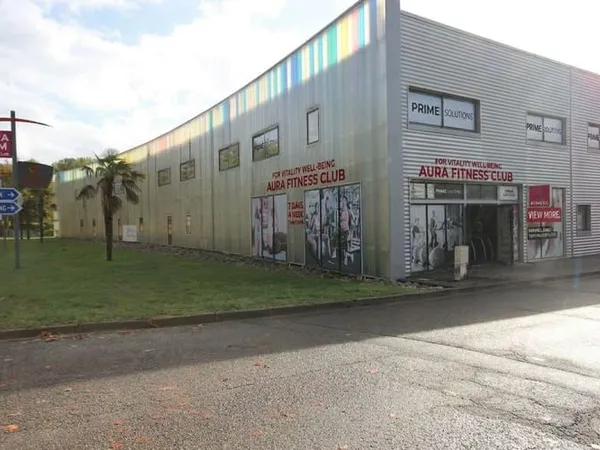 Local commercial 299 m²