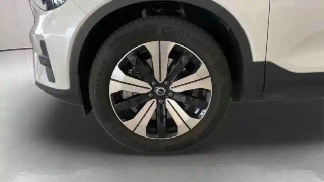 Volvo Xc40 t4 recharge 129+82 ch dct7 — photo 4