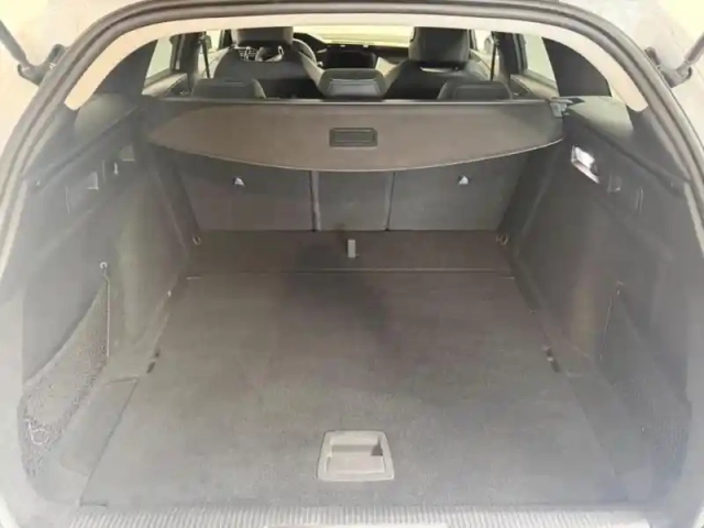 Peugeot 308 sw 1.2 130 allure eat8 i-cockpit gps carplay led — photo 6