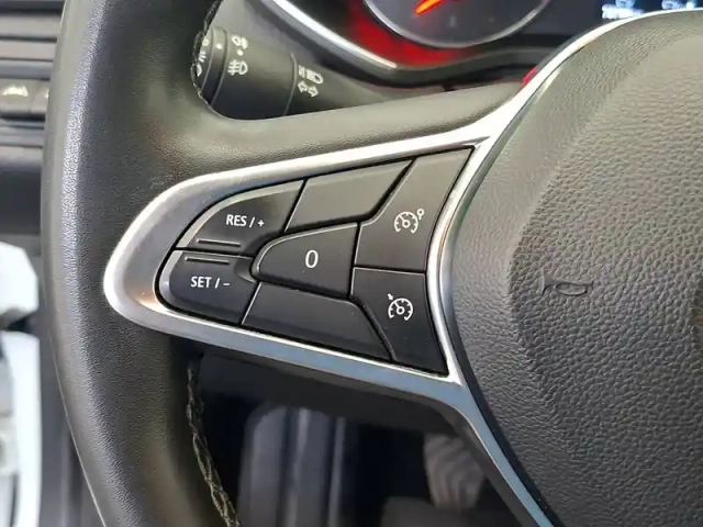 Renault Clio blue dci 85 — photo 29