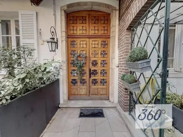 Rare ! Appartement 150 m² alliant charme ancien et modernité au centre-ville de Louhans