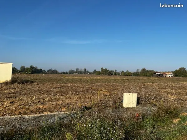 Terrain à bâtir de 617 m² à LABEGE (31)