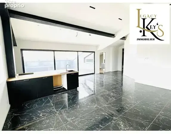 Commerce 1 600 m² à vendre à La Rochelle (17000)