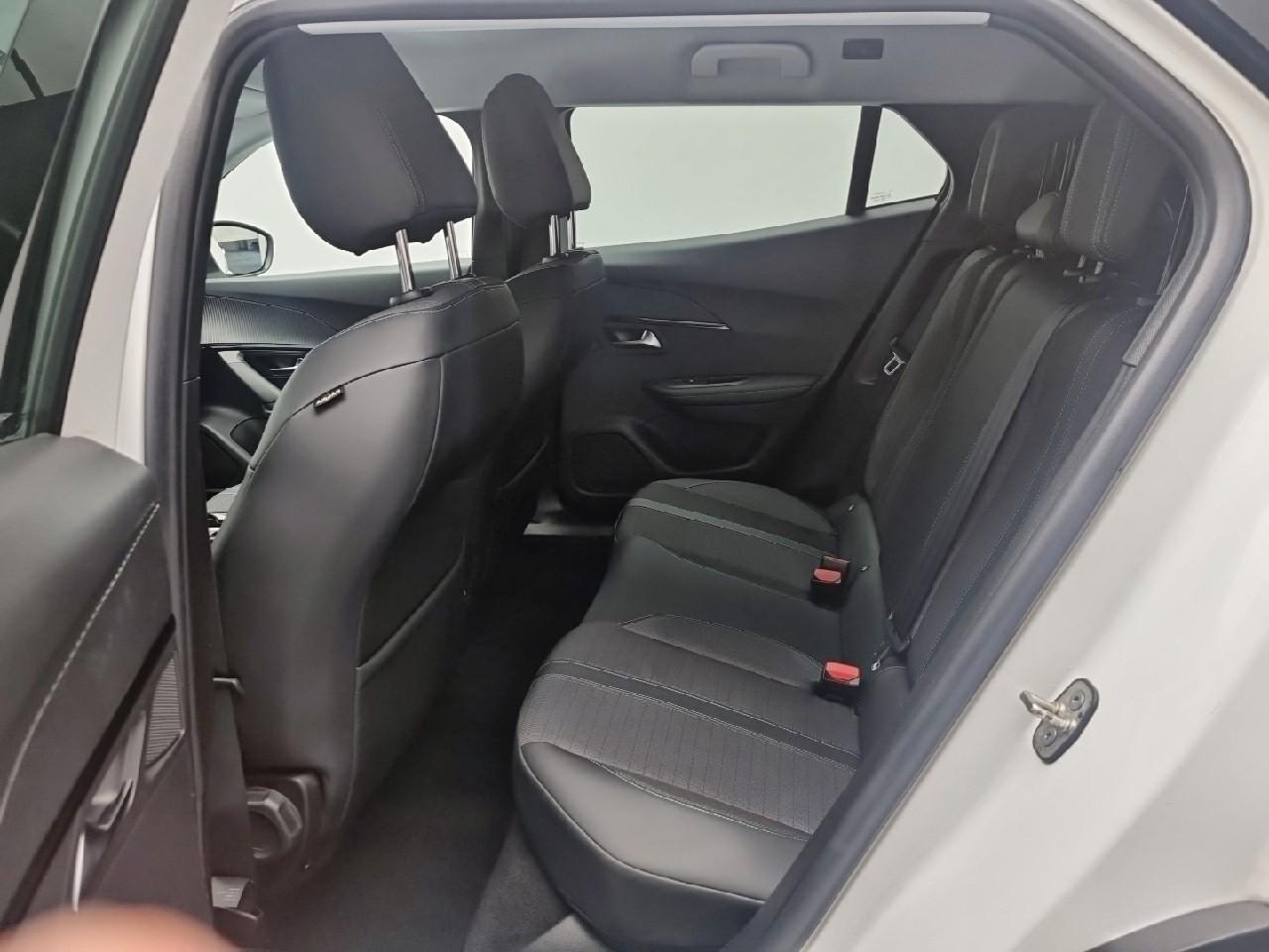 Peugeot 2008 bluehdi 110 s&s bvm6 allure — photo 13