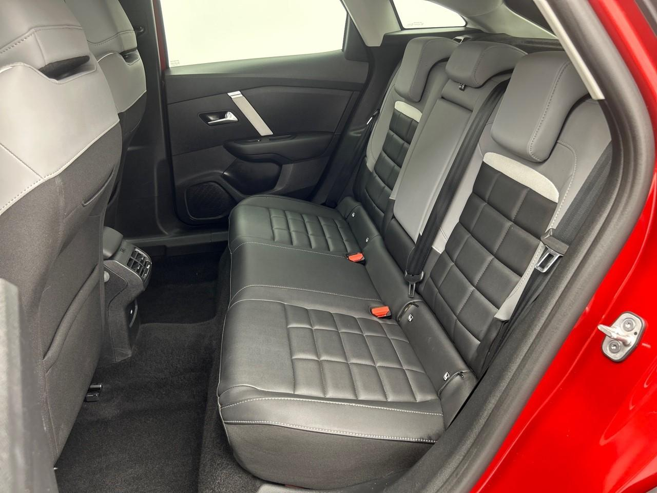 Citroën C4 hybride 136 e-dcs6 max — photo 13