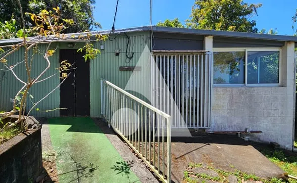 Maison T2 à rénover sur terrain de 384 m² avec vue mer - Proche du centre-ville de Petite-Île