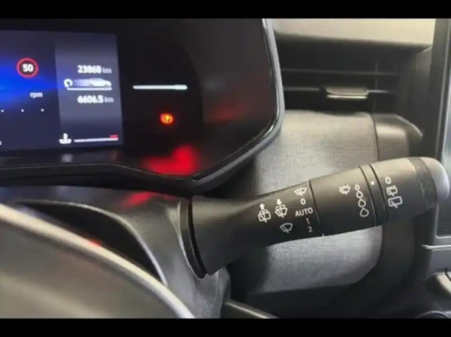 Renault Clio 1.5 blue dci 100ch evolution - 24 — photo 32