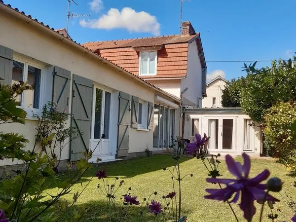 Maison avec local professionnel