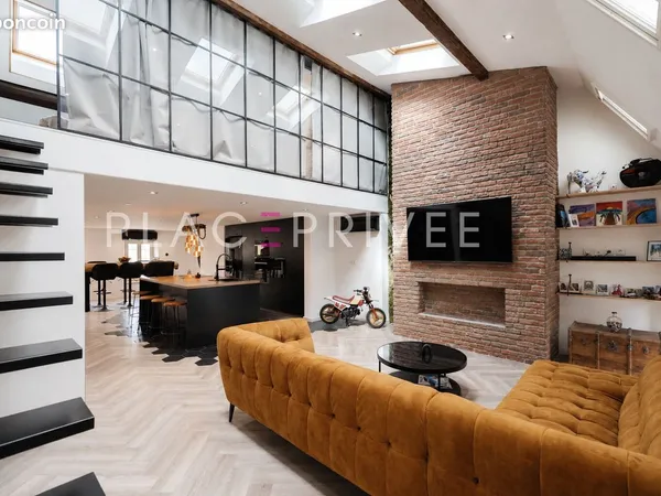 Loft 2 pièces 94 m²