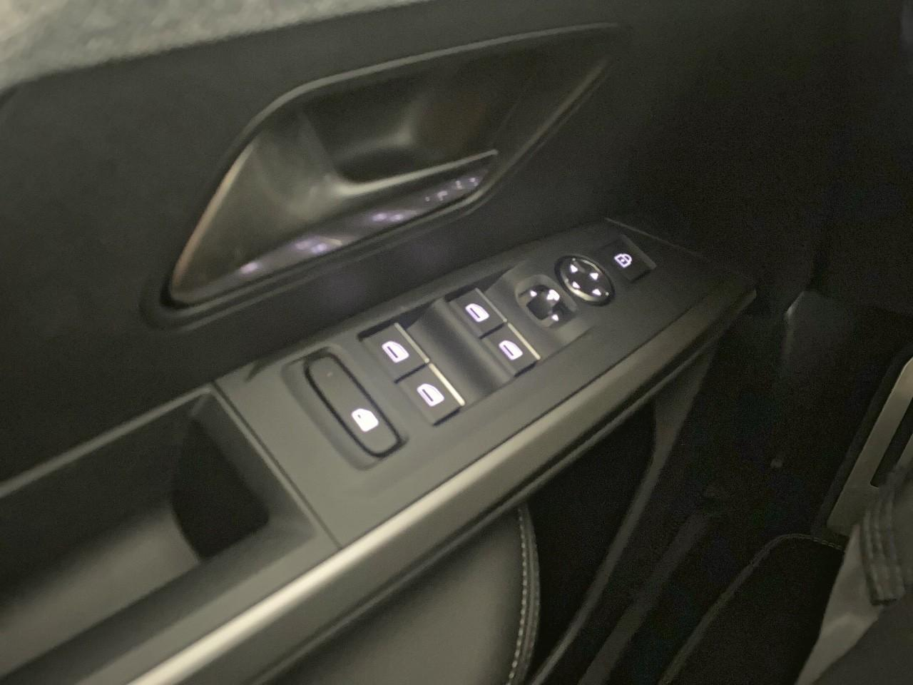 Peugeot 3008 hybrid 145 e-dcs6 gt — photo 20