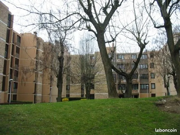 GONESSE APPARTEMENT 3 PIECES dans résidence recherchée