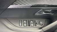 Peugeot 2008 1.2 PureTech 100ch S&S Allure — photo 29