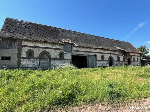 Local 1 pièce 250 m²