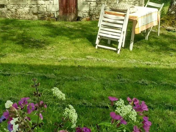 Charmant Ensemble Maison et Lavoir et Source