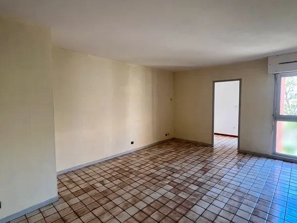 Marseille 8e - Le Rouet - T2 de 42 m² avec balcon, piscine, cave et garage en sus