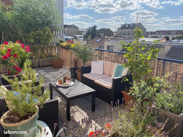 APPARTEMENT MEUBLÉ 3 PIÈCES - 64 m² AVEC TERRASSE DE 15 m² - 1970 CC