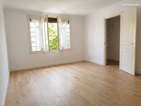 T2 meublé RDC + Extérieur - 5 min Plage & Quais - Clim (Court séjour / Bail Mobilité)
