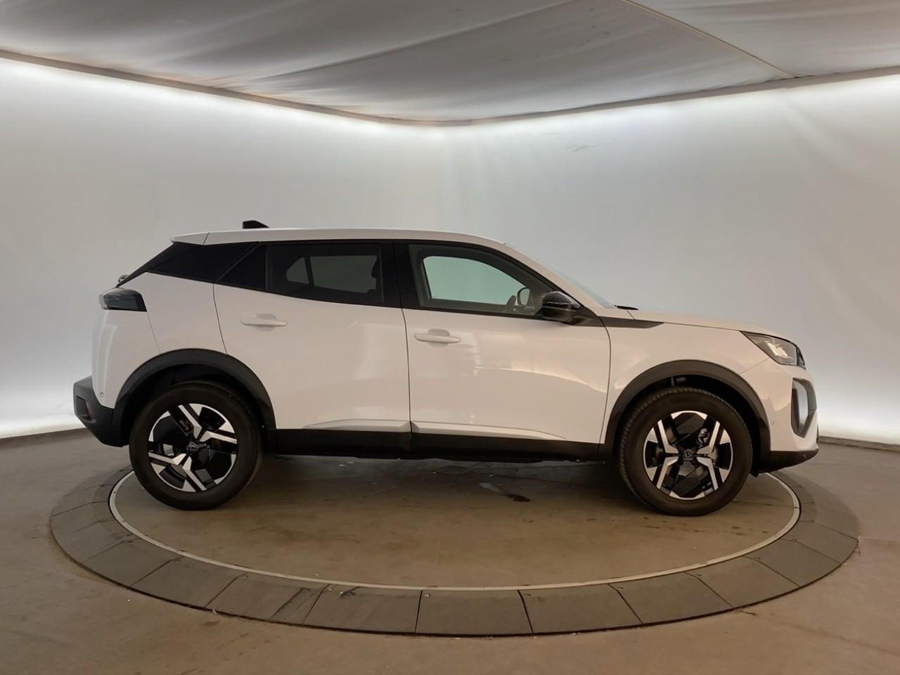 Peugeot 2008 hybrid 145 ch e-dcs6 allure — photo 4
