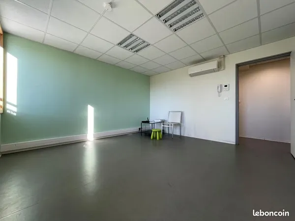 Bureau 17 m²