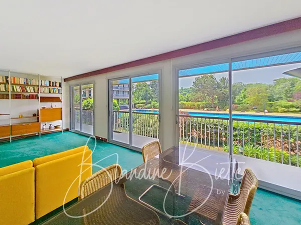Appartement familial avec piscine à 10 mn du RER