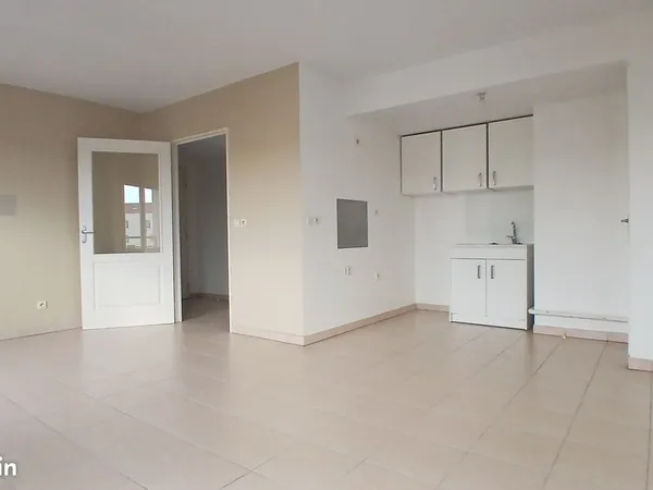 Lyon 7 Gerland - T2 50 m² - Plein Sud - Vue dégagée - Box fermé