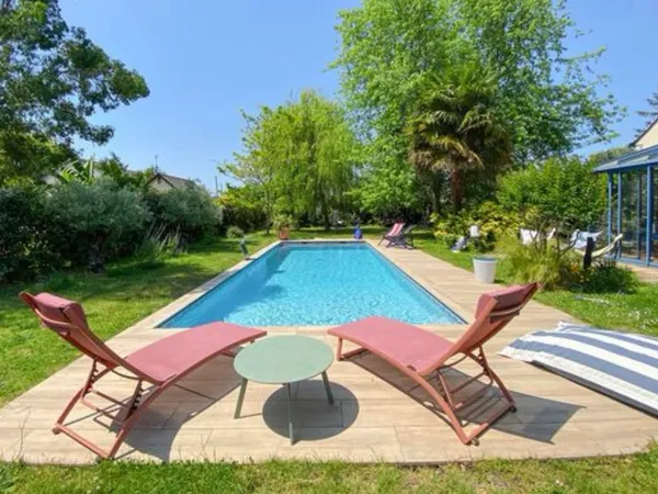 Vends maison en bord de Loire près d'Angers, 5 chambres, grand jardin clos.