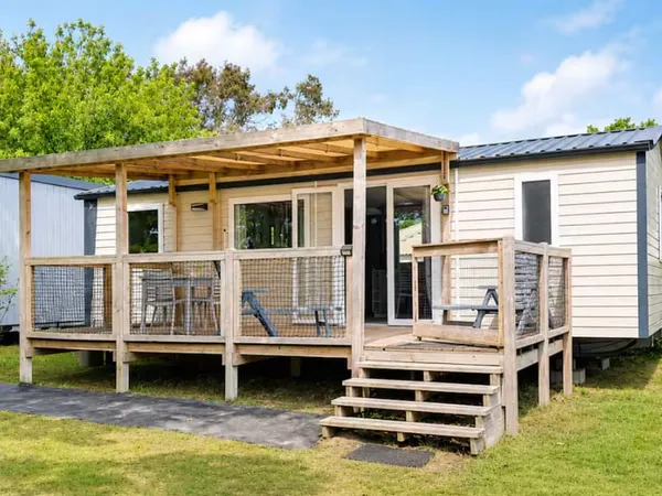 Mobile home 2022 3 ch + pergola sur terrasse fermée