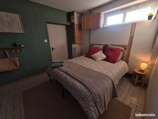 Chambre étudiant au RDC de notre habitation