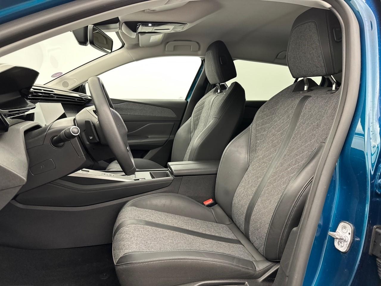 Peugeot 408 phev 180 e-eat8 allure pack — photo 9