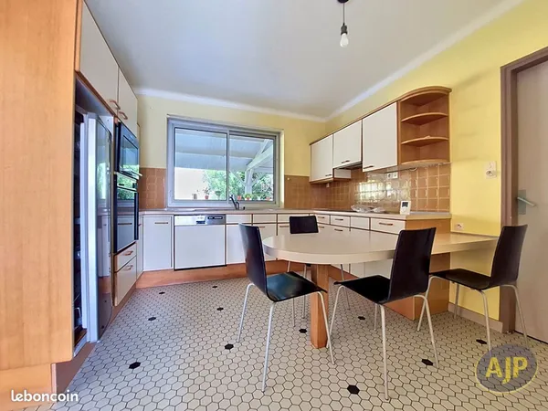 Maison 5 pièces 130 m²