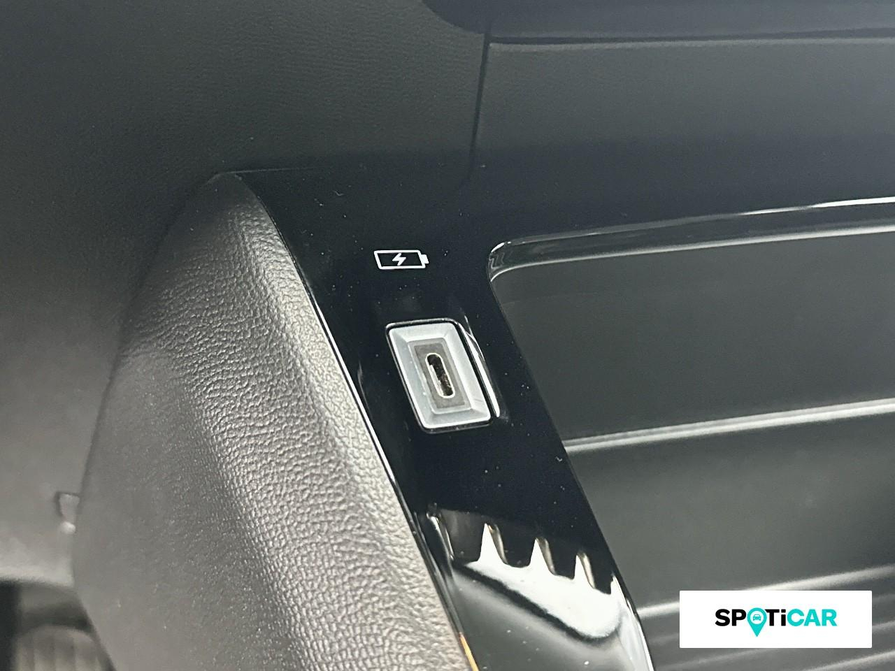 Peugeot 2008 1.2 puretech 130ch s&s active pack eat8 — photo 16