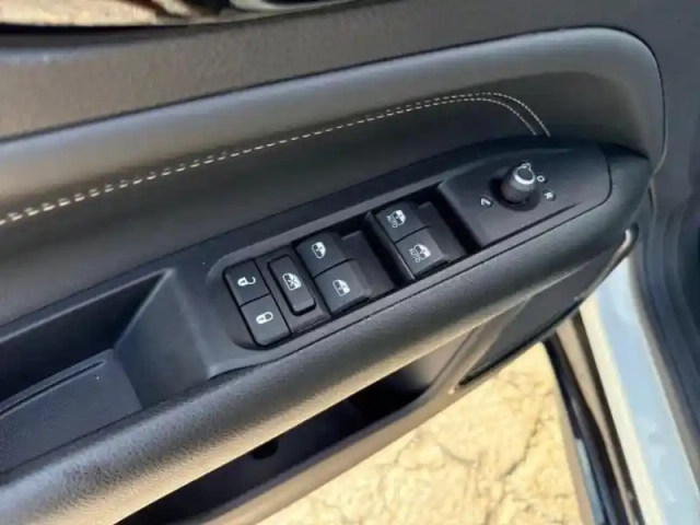 Jeep Compass 1.3 turbo t4 190ch phev 4xe 80th anniversary at6 eawd — photo 12