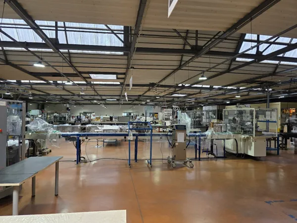 Local d'activité 6911 m²