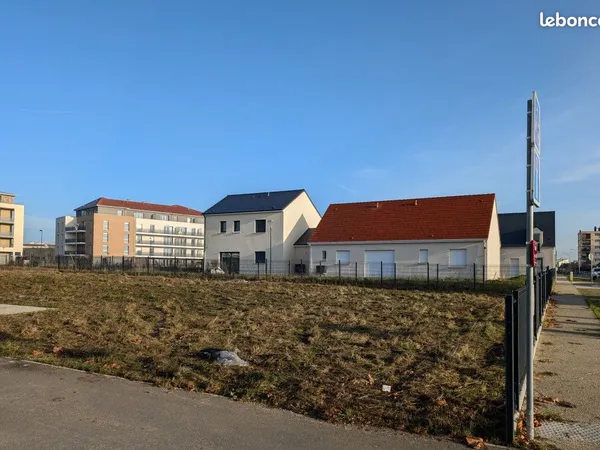 Terrain 419 m² Luce