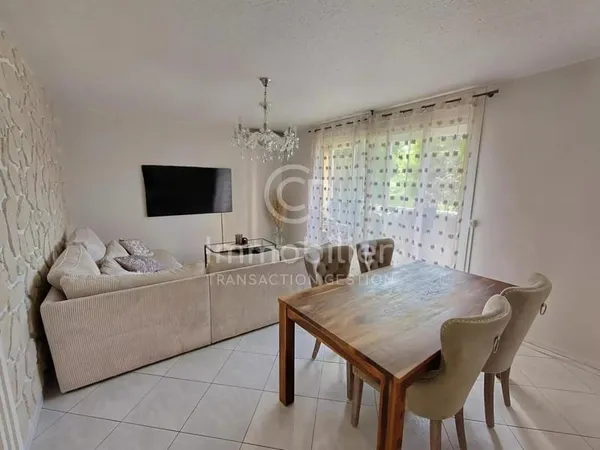 T 4 de 75m² - Exposé Sud - Parking et Cave
