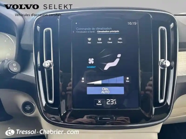 Volvo Xc40 d3 adblue 150 ch geartronic 8 momentum — photo 11