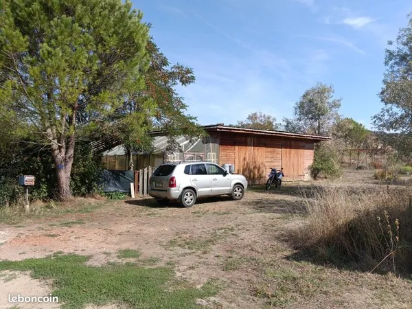 A vendre Maison de 200m2 dont un tiers en appartement...