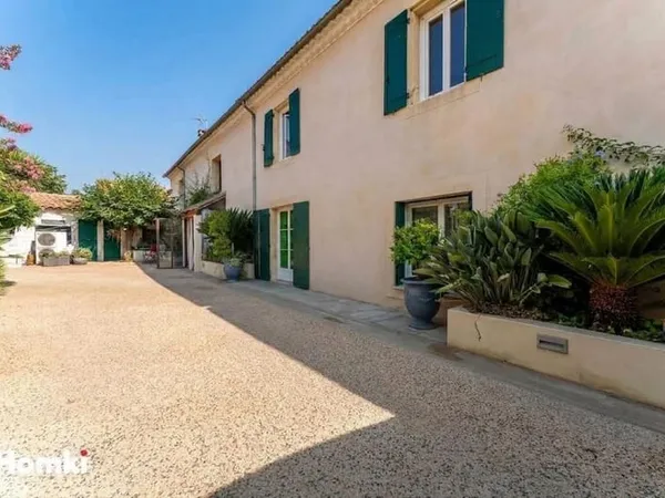 Maison T6 de 164 m² avec dépendance de 140 m²