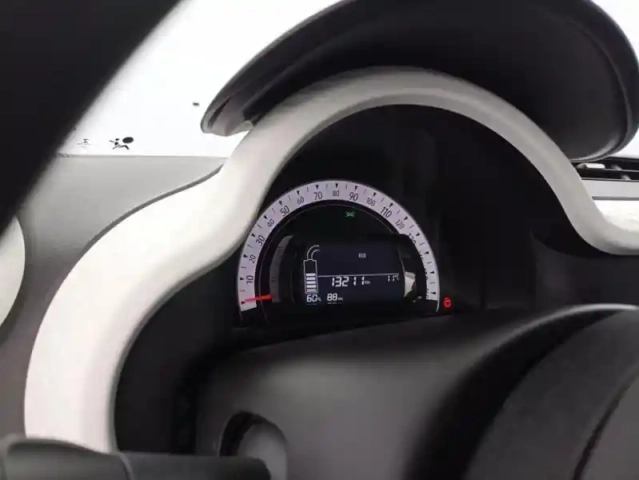 Renault Twingo electric iii achat intégral life — photo 12