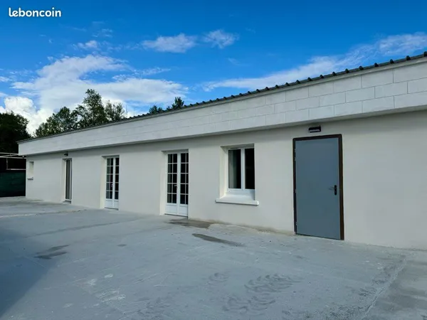 À LOUER / Local / 150m2