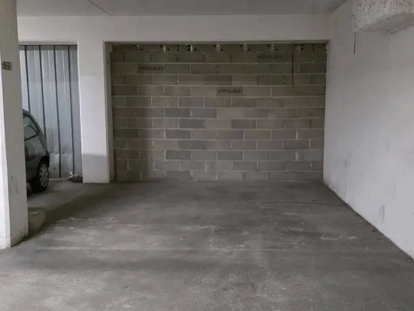 Parking 12 m²